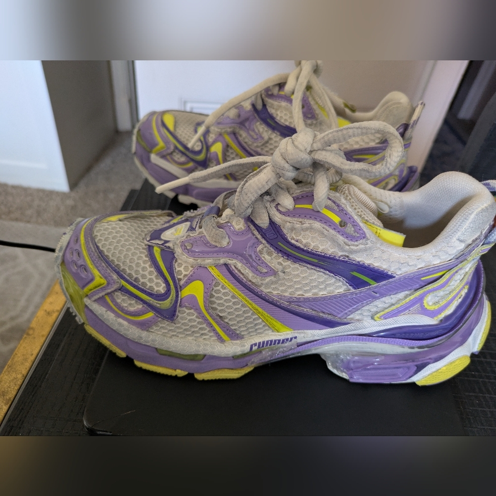 Balenciaga Women's Runner 2 Low Top Sneakers Trainers - Picture 3 of 14